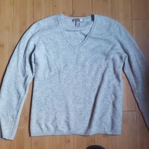 Cashmere sweatshirt